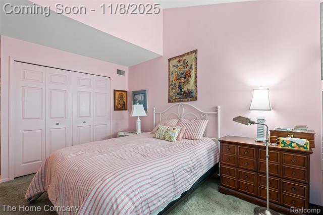 Builiding view twenty one for 175 W Kenilworth, Royal Oak, MI. 48067