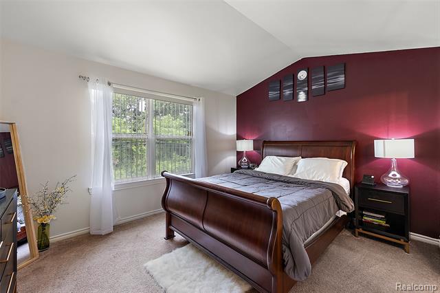 Builiding view forty for 19208 W 11 Mile, Southfield, MI. 48076