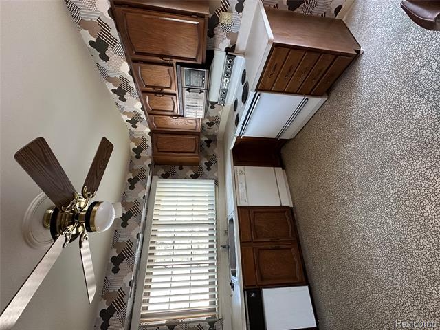 Builiding view eight for 26471 Summerdale, Southfield, MI. 48033