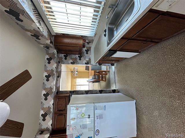 Builiding view eleven for 26471 Summerdale, Southfield, MI. 48033