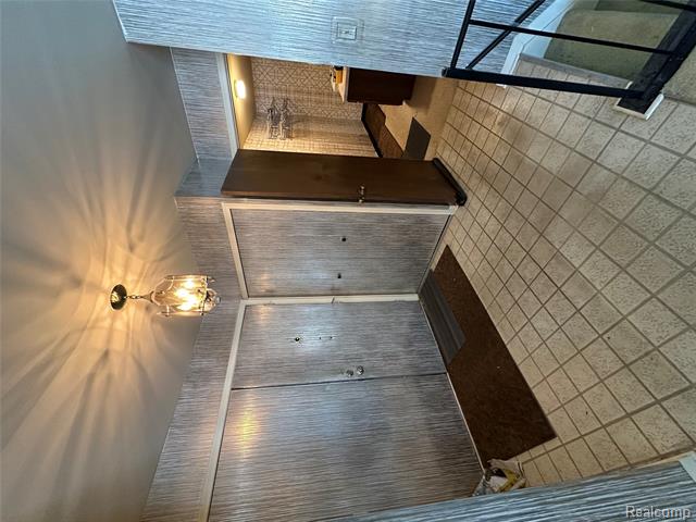 Builiding view four for 26471 Summerdale, Southfield, MI. 48033