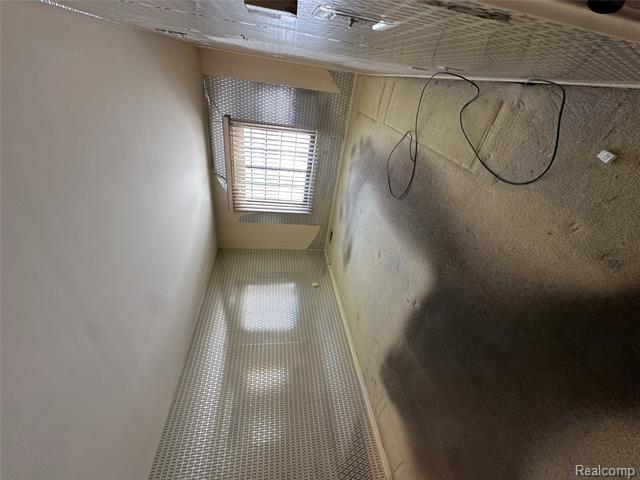 Builiding view twenty one for 26471 Summerdale, Southfield, MI. 48033