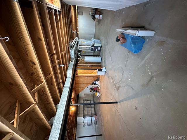 Builiding view twenty seven for 26471 Summerdale, Southfield, MI. 48033