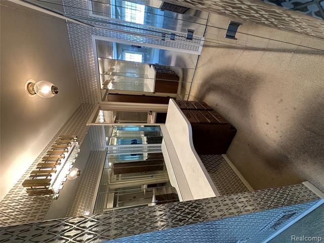 Builiding view twenty three for 26471 Summerdale, Southfield, MI. 48033