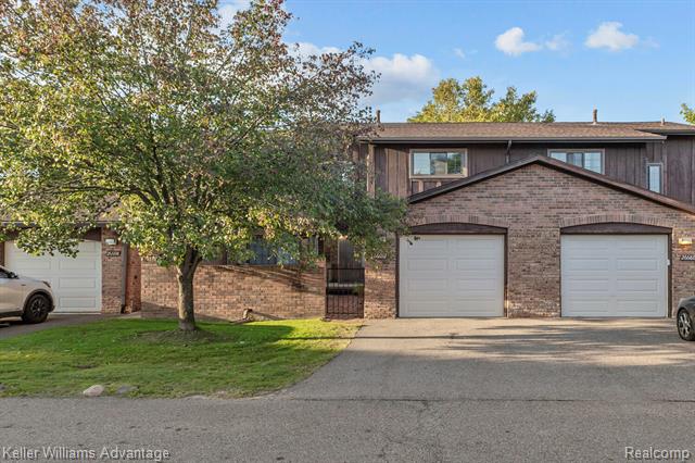 front view for 26692 Summerdale Dr, Southfield, Mi. 48033