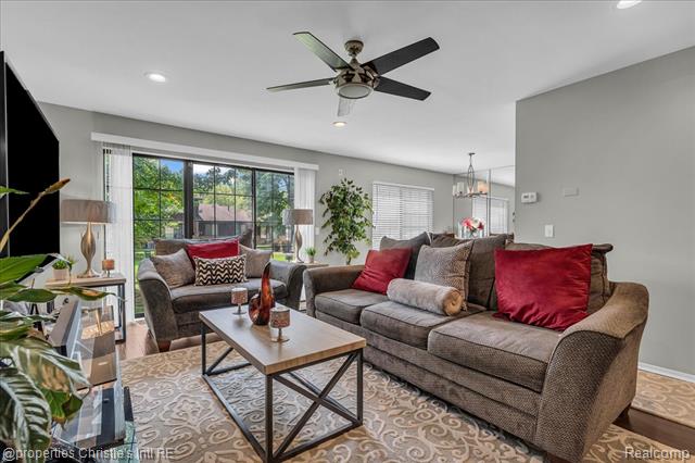 Builiding view eleven for 26216 Summerdale, Southfield, MI. 48033