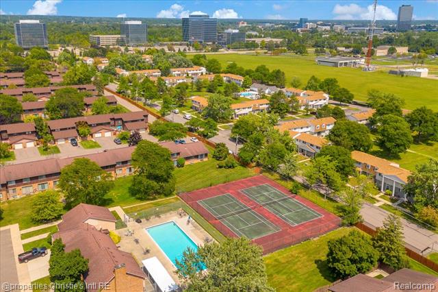 Builiding view forty for 26216 Summerdale, Southfield, MI. 48033