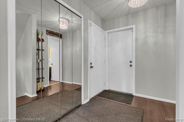 Builiding view six for 26216 Summerdale, Southfield, MI. 48033