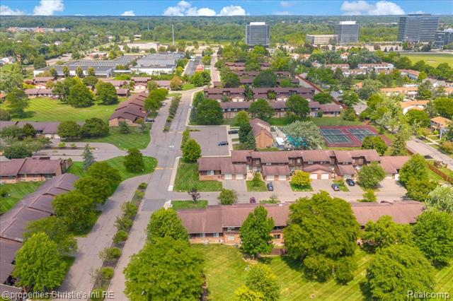 Builiding view thirty six for 26216 Summerdale, Southfield, MI. 48033