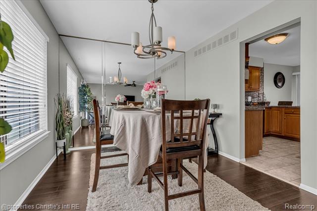 Builiding view twelve for 26216 Summerdale, Southfield, MI. 48033