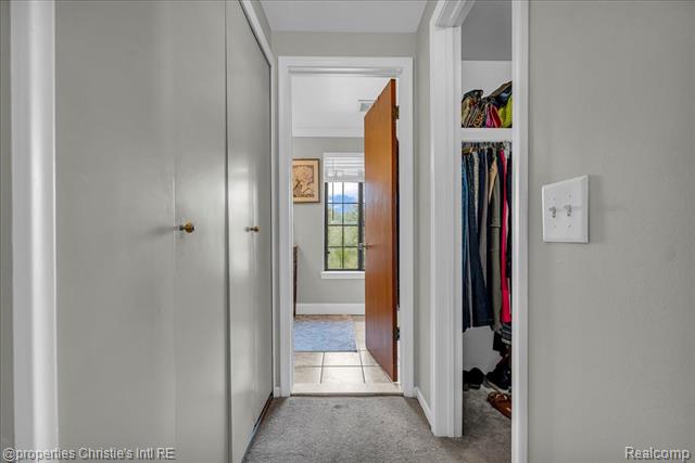 Builiding view twenty five for 26216 Summerdale, Southfield, MI. 48033