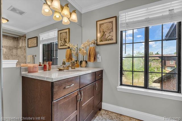 Builiding view twenty seven for 26216 Summerdale, Southfield, MI. 48033