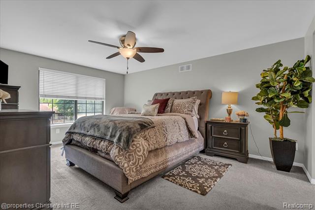 Builiding view twenty three for 26216 Summerdale, Southfield, MI. 48033