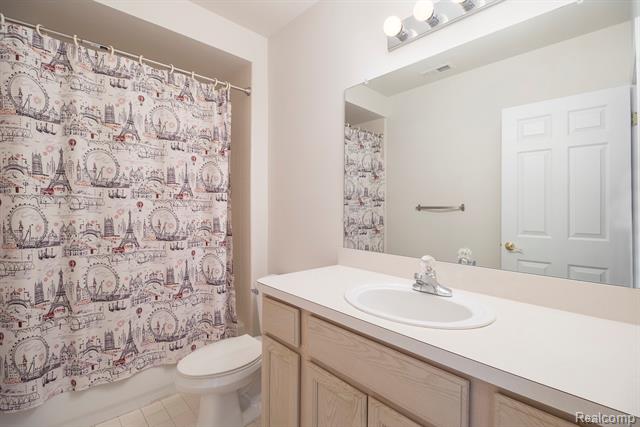 Builiding view fifteen for 1441 S Main, Royal Oak, MI. 48067