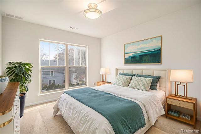 Builiding view fourteen for 1441 S Main, Royal Oak, MI. 48067