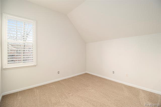 Builiding view seventeen for 1441 S Main, Royal Oak, MI. 48067