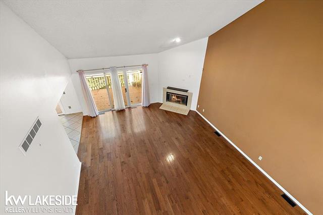 Builiding view forty five for 24543 Martel, Farmington, MI. 48335