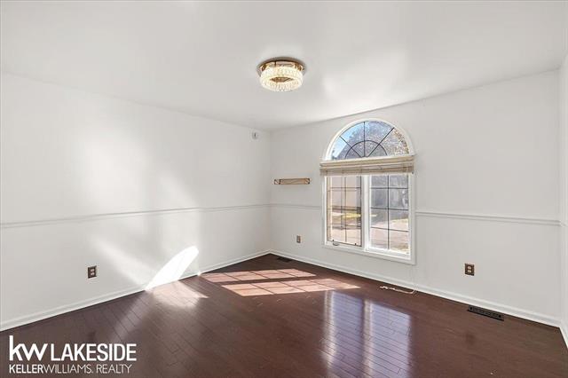 Builiding view fourteen for 24543 Martel, Farmington, MI. 48335