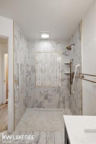 Builiding view thirty nine for 24543 Martel, Farmington, MI. 48335