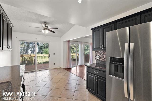 Builiding view thirty two for 24543 Martel, Farmington, MI. 48335