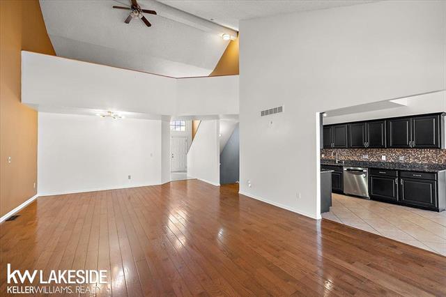 Builiding view twenty five for 24543 Martel, Farmington, MI. 48335