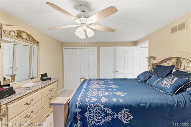 Builiding view nineteen for 22415 Cranbrooke, Novi, MI. 48375