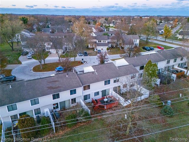 Builiding view thirty three for 22415 Cranbrooke, Novi, MI. 48375