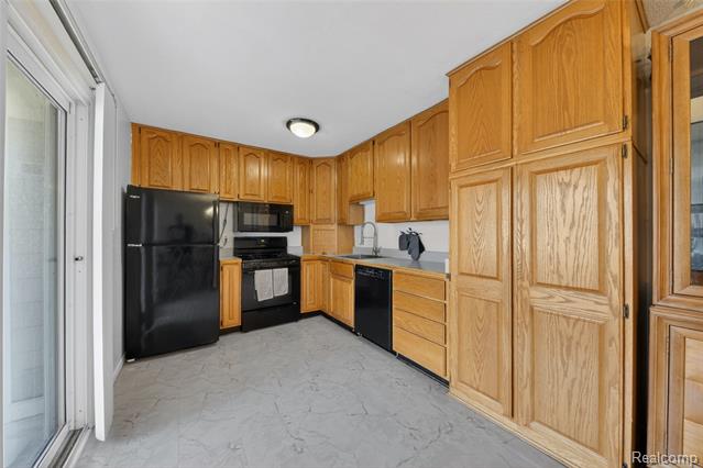 Builiding view six for 22727 Cortes, Novi, MI. 48375
