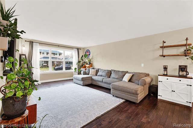 Builiding view five for 2320 Hamata, Ferndale, MI. 48220