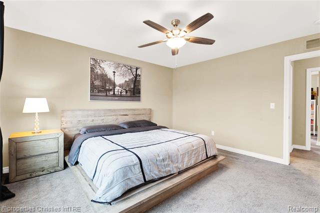 Builiding view seventeen for 2320 Hamata, Ferndale, MI. 48220