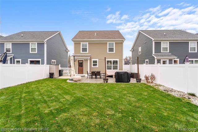 Builiding view thirty five for 2320 Hamata, Ferndale, MI. 48220