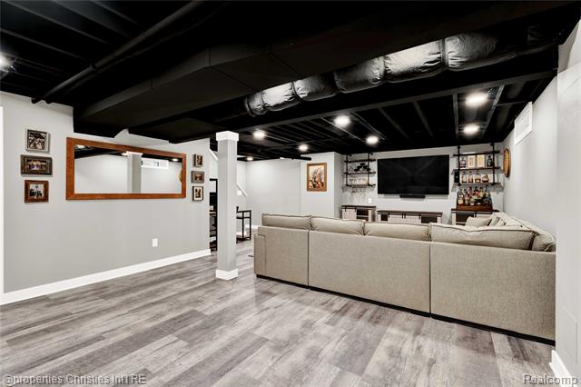 Builiding view twenty nine for 2320 Hamata, Ferndale, MI. 48220