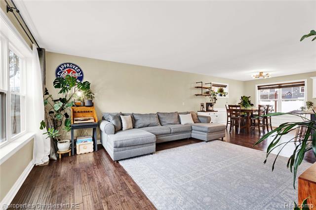 Builiding view two for 2320 Hamata, Ferndale, MI. 48220