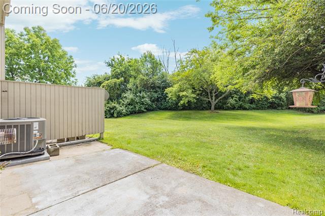 Builiding view forty four for 39455 Country, Novi, MI. 48375