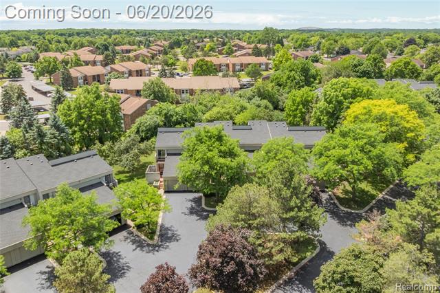Builiding view forty nine for 39455 Country, Novi, MI. 48375
