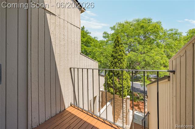 Builiding view thirty six for 39455 Country, Novi, MI. 48375