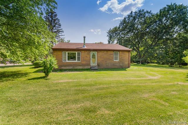 front view for 21045 Cass St, Farmington, Mi. 48335