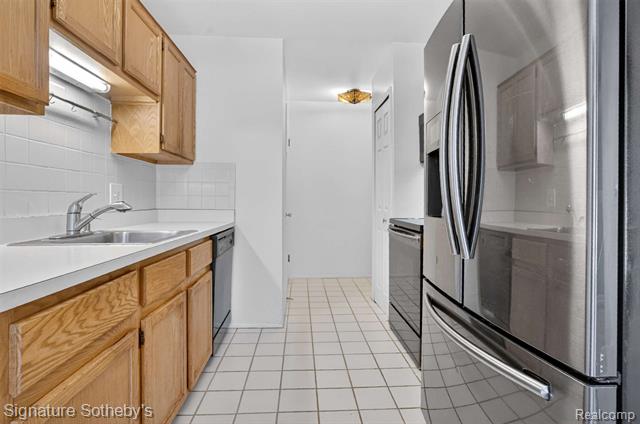 Builiding view fourteen for 22050 Edgewater, Novi, MI. 48375