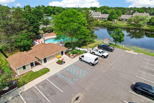 Builiding view thirty four for 22050 Edgewater, Novi, MI. 48375