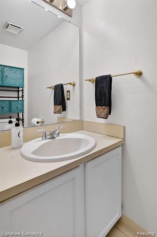 Builiding view twenty two for 22050 Edgewater, Novi, MI. 48375