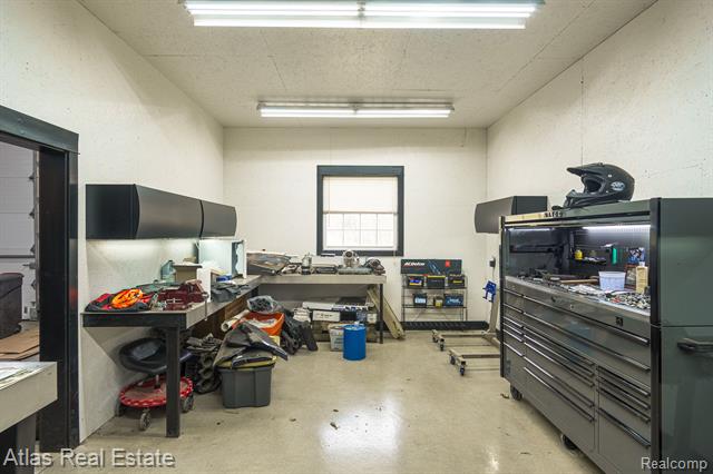 Builiding view eighty four for 2716 Lake George, Leonard, MI. 48367