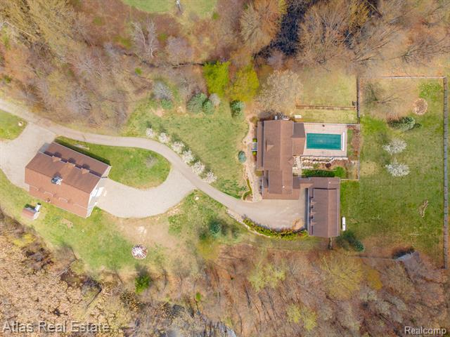 Builiding view seven for 2716 Lake George, Leonard, MI. 48367