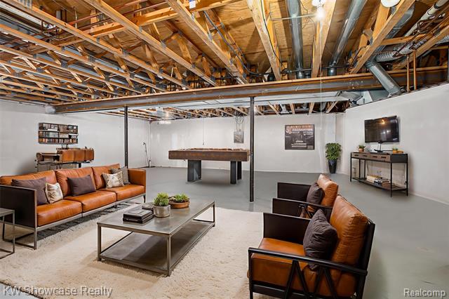 Builiding view eighteen for 21971 Lancrest, Farmington, MI. 48335