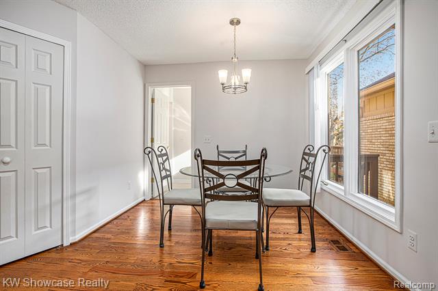 Builiding view ten for 21971 Lancrest, Farmington, MI. 48335