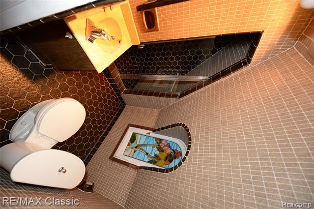 Builiding view sixteen for 1060 Wimbleton, Birmingham, MI. 48009