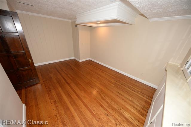 Builiding view twenty one for 1060 Wimbleton, Birmingham, MI. 48009