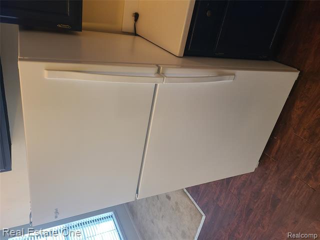 Builiding view nine for 38872 Country, Farmington, MI. 48331