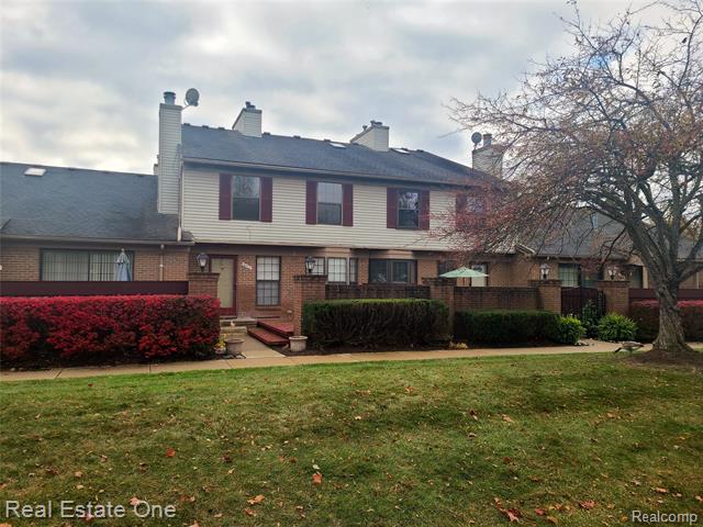 front view for 38872 Country Cir, Farmington, Mi. 48331