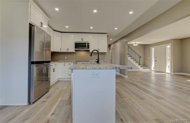 Builiding view eleven for 3092 Groveland, Ortonville, MI. 48462