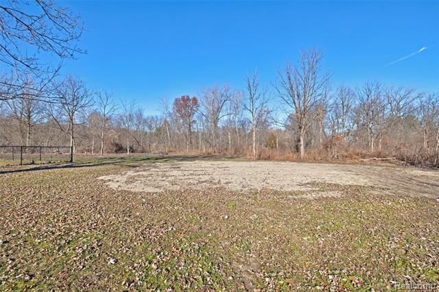 Builiding view fifty seven for 3092 Groveland, Ortonville, MI. 48462